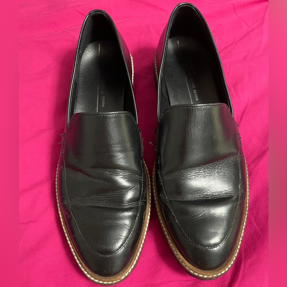 ecco’s - Black Leather Loafers